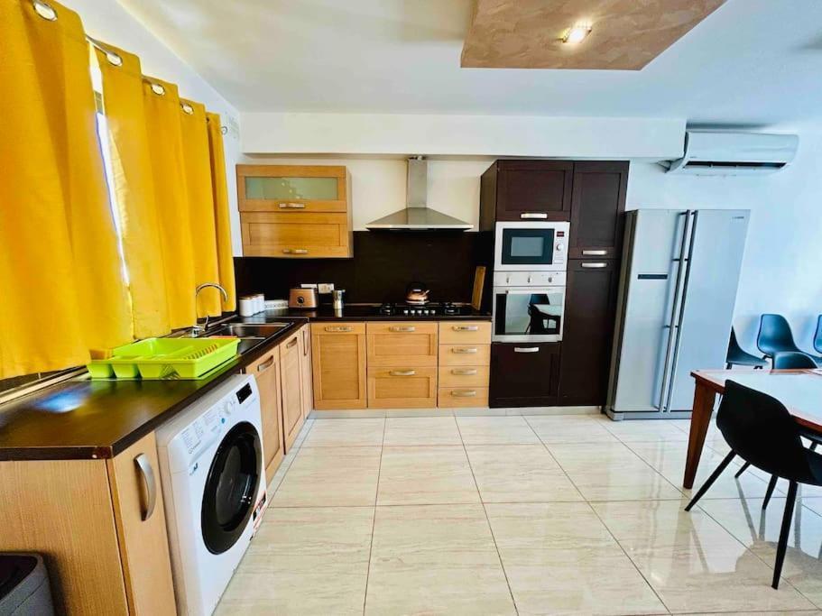 Duplex Whiskey Home 200M Away From The Sea And The Square خليج سانت بول المظهر الخارجي الصورة