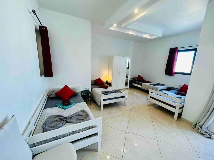 Duplex Whiskey Home 200M Away From The Sea And The Square خليج سانت بول المظهر الخارجي الصورة