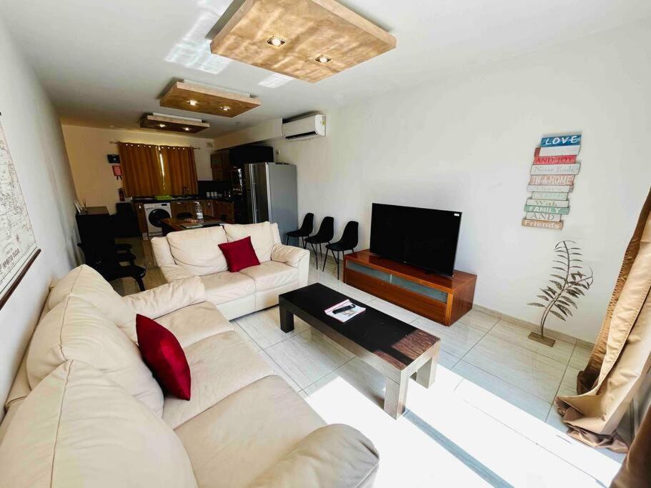 Duplex Whiskey Home 200M Away From The Sea And The Square خليج سانت بول المظهر الخارجي الصورة